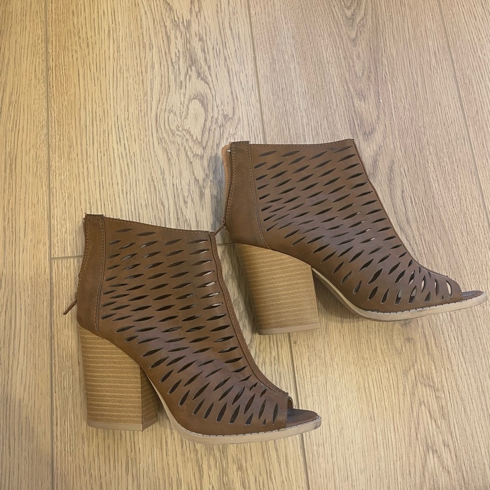 Heeled bootie